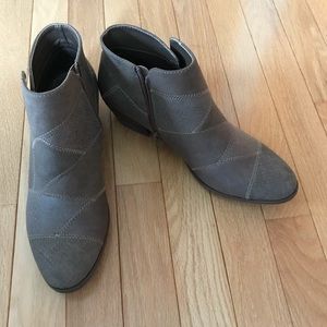 Never Worn Bass ankle booties size 9